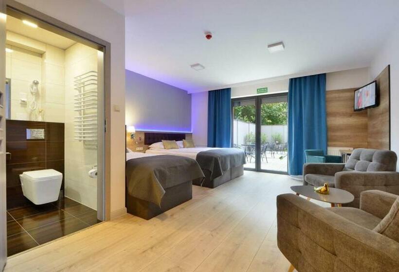 Standard Triple Room with Terrace, Luna