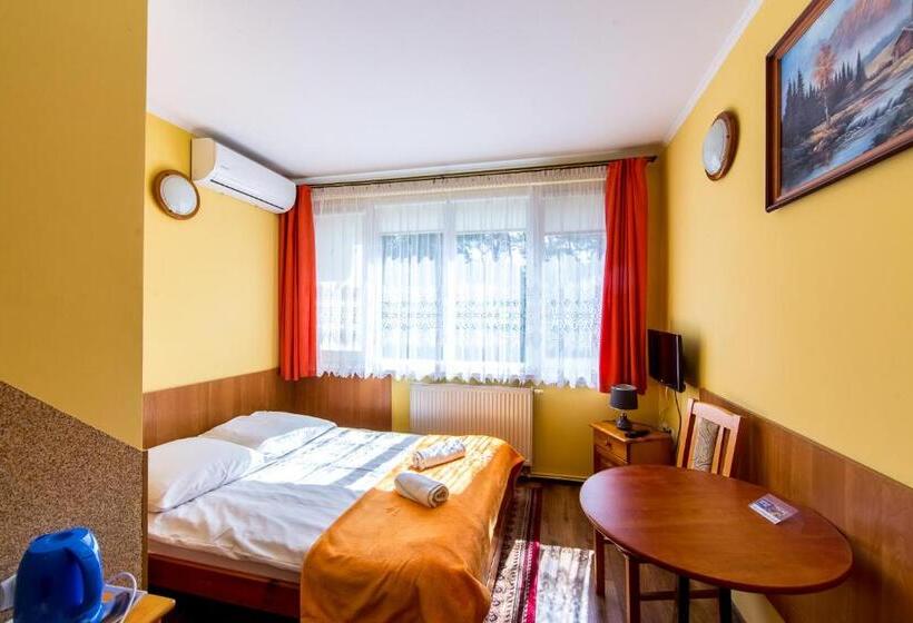 اتاق اکونومی, Hel Wieniec Zdrój