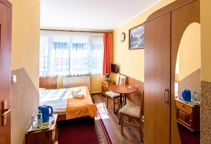 اتاق اکونومی, Hel Wieniec Zdrój