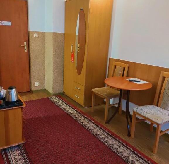 اتاق استاندارد یک نفره, Hel Wieniec Zdrój
