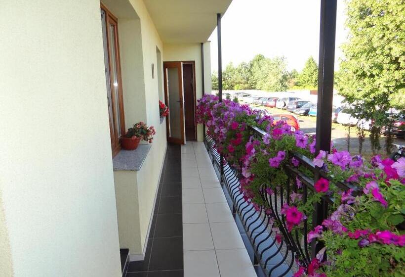 سوییت لوکس, Noclegi Airportpark