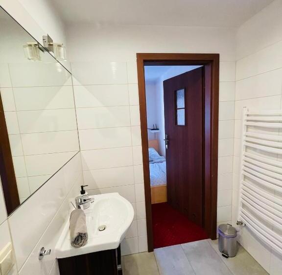 سوییت, Noclegi Airportpark