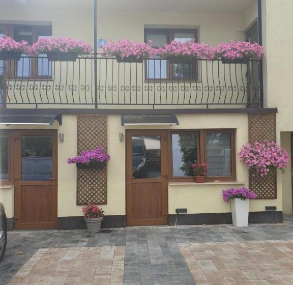 سوییت خانوادگی, Noclegi Airportpark