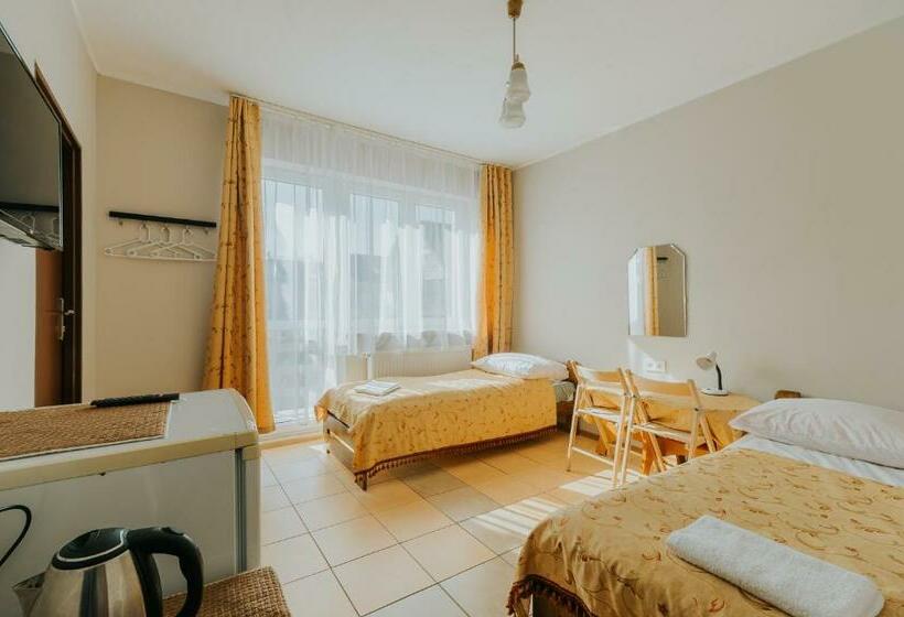 Трехместный Номер Стандарт с Балконом, Willa Tina