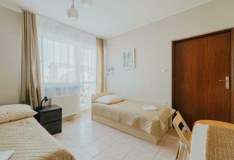 Трехместный Номер Стандарт с Балконом, Willa Tina