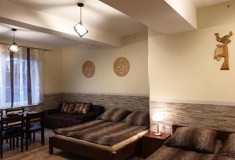 חדר משפחתי, Willa Baca