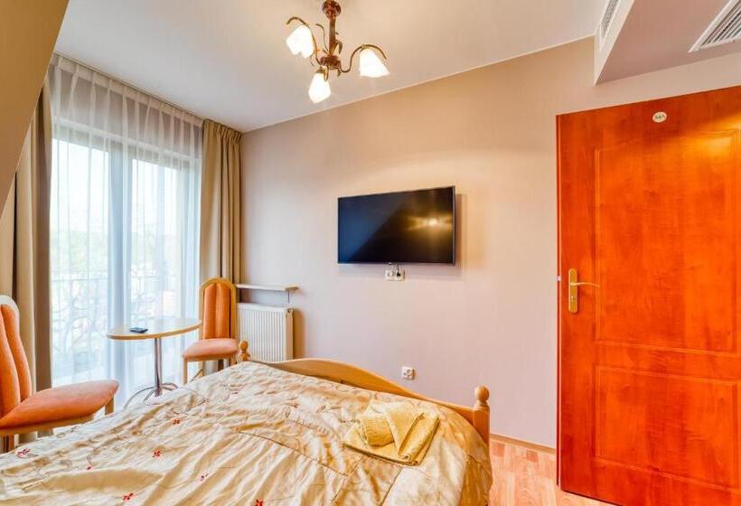 Номер Стандарт, Willa Joker