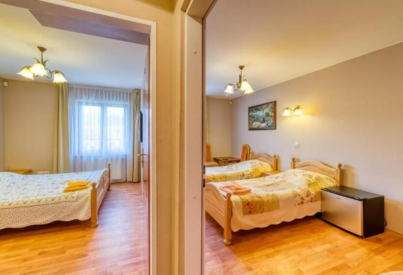 Семейный Номер, Willa Joker