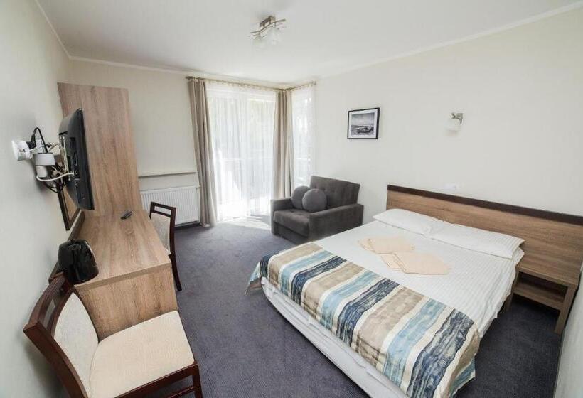 اتاق استاندارد سه تخته با بالکن, Pensjonat Pirat