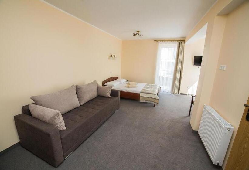 استودیوی استاندارد, Pensjonat Pirat