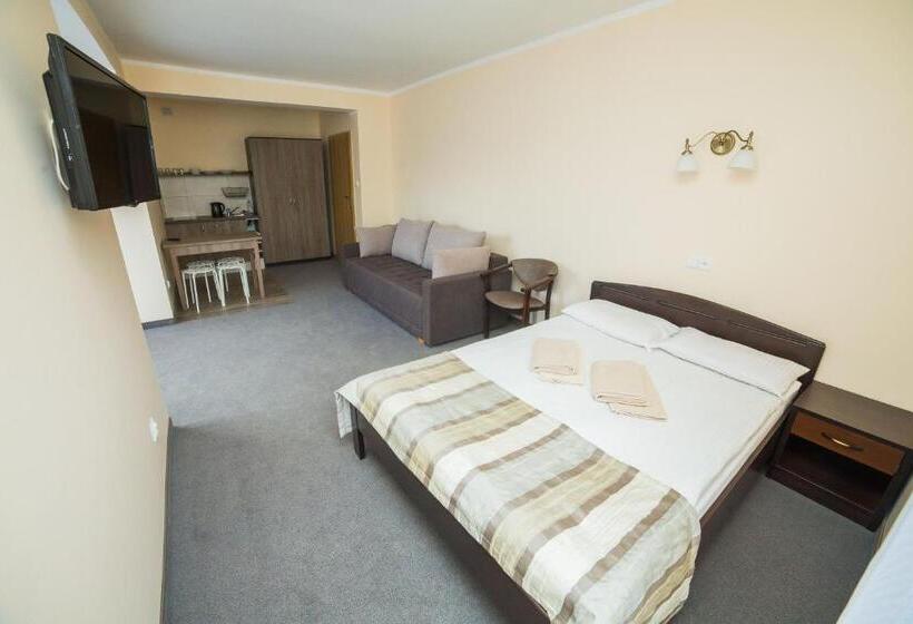 استودیوی استاندارد, Pensjonat Pirat