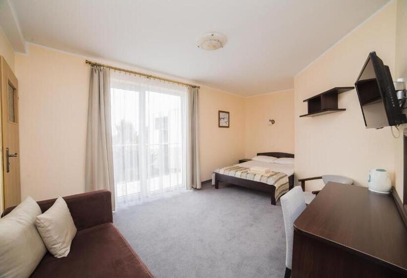 اتاق استاندارد سه تخته با بالکن, Pensjonat Pirat