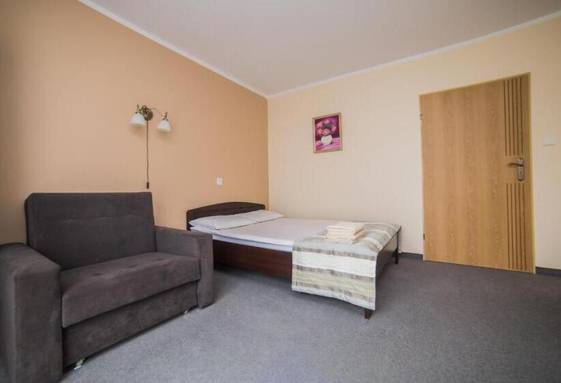 اتاق استاندارد سه تخته با بالکن, Pensjonat Pirat