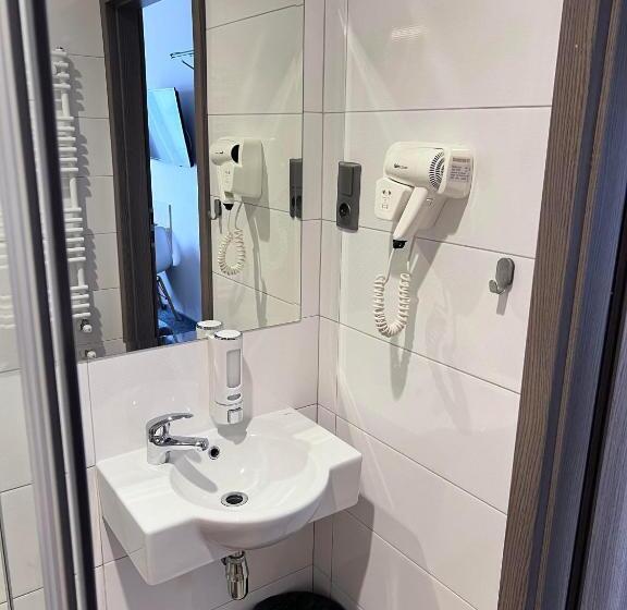 اتاق اکونومی, Pro B&b