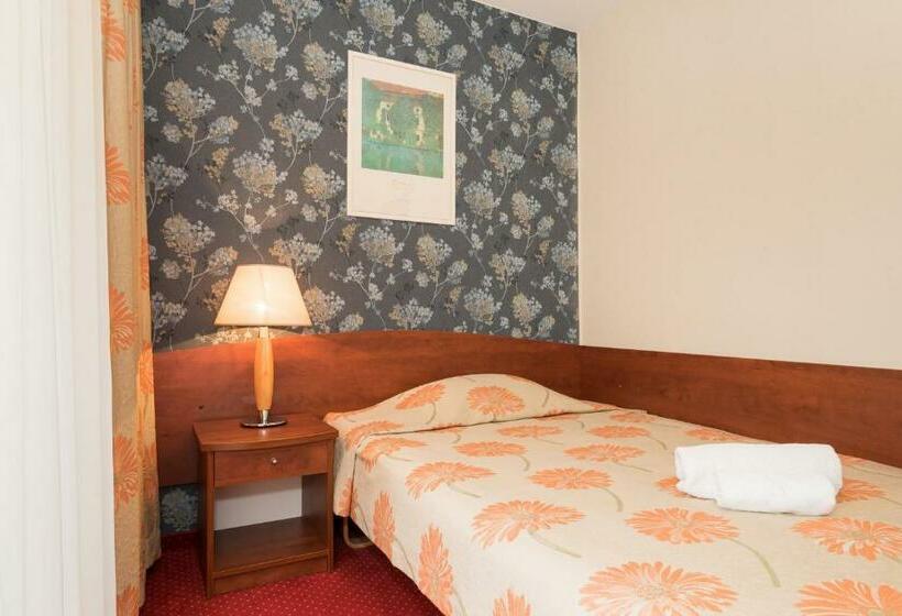 חדר בסיסי, Gryf Ośrodek Międzywodzie