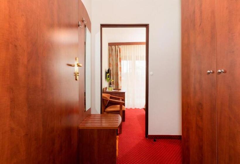 חדר בסיסי, Gryf Ośrodek Międzywodzie