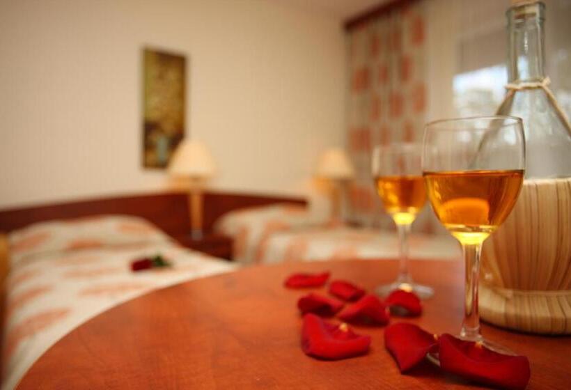 חדר סטנדרט לשלושה עם מרפסת, Gryf Ośrodek Międzywodzie