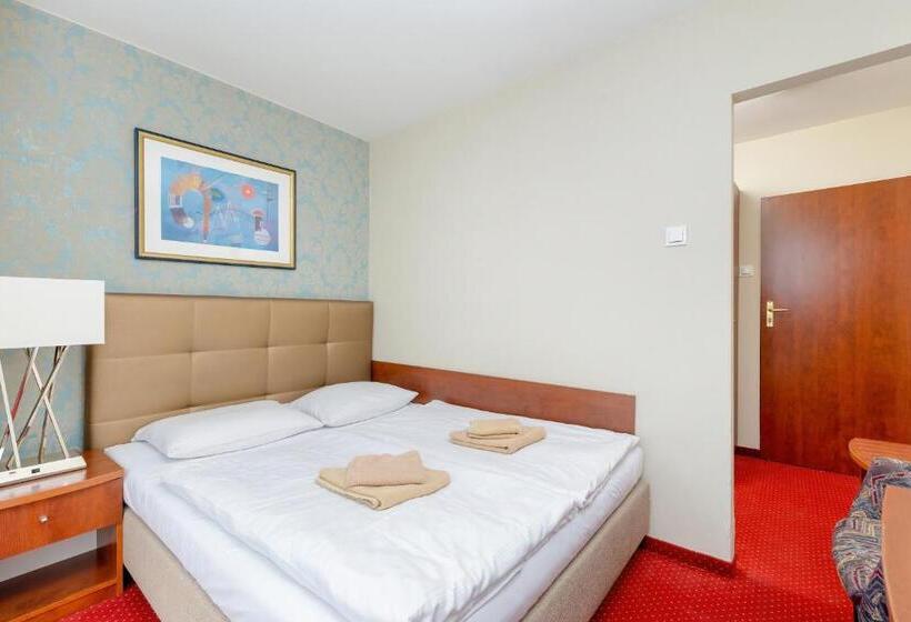 חדר בסיסי, Gryf Ośrodek Międzywodzie