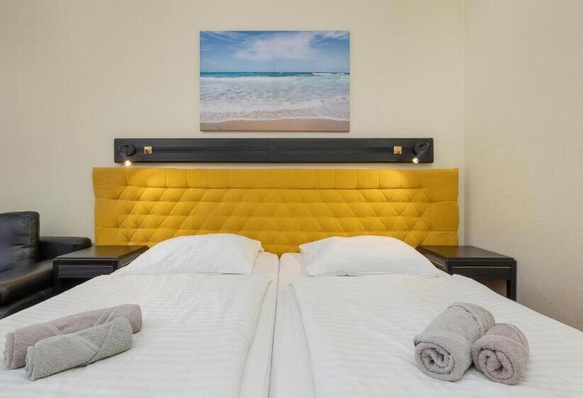 חדר סטנדרט לשלושה עם מרפסת, Gryf Ośrodek Międzywodzie