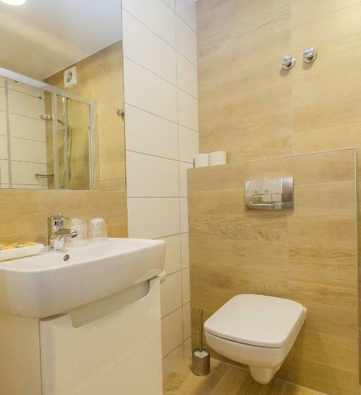 اتاق استاندارد با بالکن, Silesia Krynica