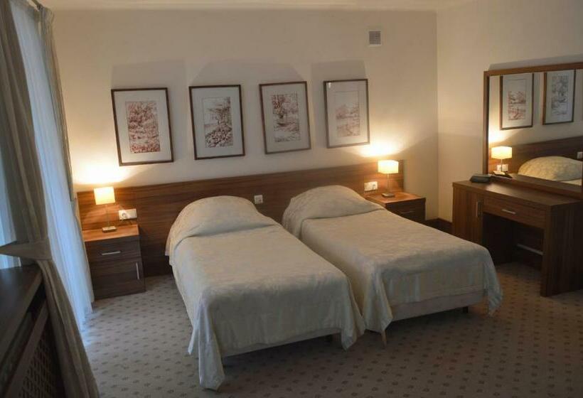 اتاق لوکس, Termy Pałacowe