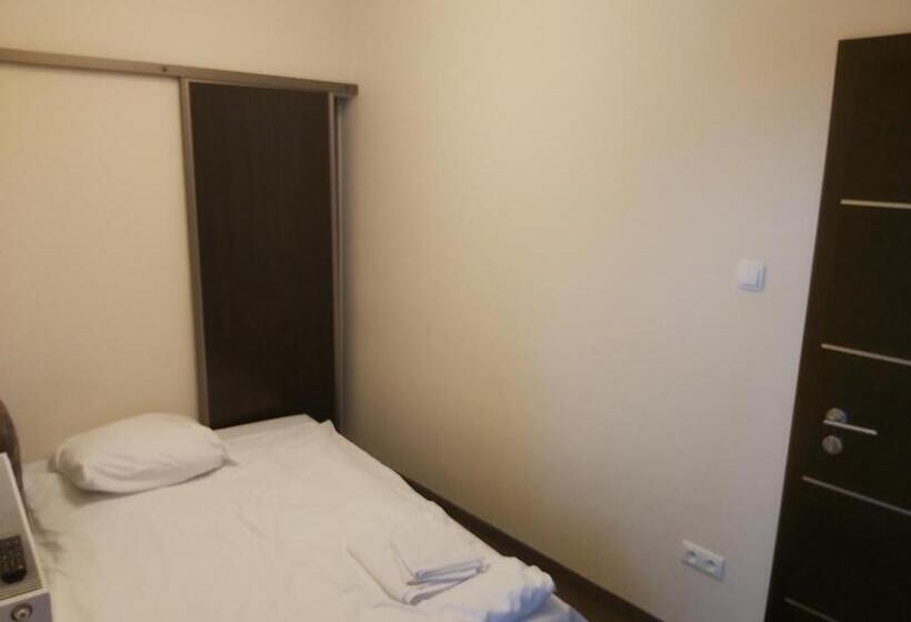 اتاق استاندارد یک نفره, Szara Willa