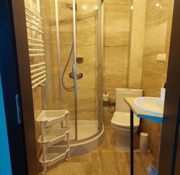 اتاق استاندارد چهار تخته, Szara Willa