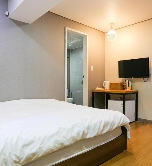 스탠다드 룸, Cave Myeongdong