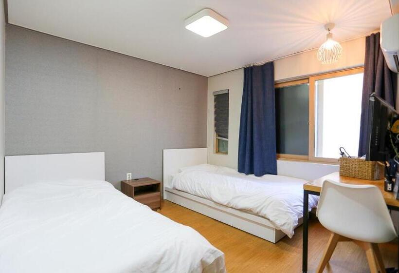 스탠다드 룸, Cave Myeongdong