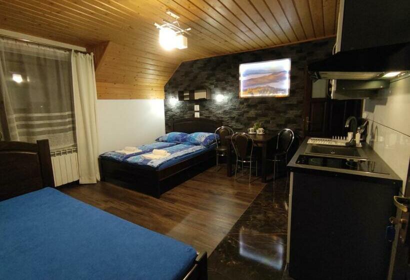 Трехместный Номер Стандарт с Балконом, Pokoje I Apartamenty U Sabiny   Apartament I Domek Z Jacuzzi Na Wyłączność   Pozostałe Pokoje Bez Ja