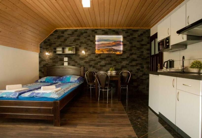 バルコニー付きスタンダードトリプルルーム, Pokoje I Apartamenty U Sabiny   Apartament I Domek Z Jacuzzi Na Wyłączność   Pozostałe Pokoje Bez Ja