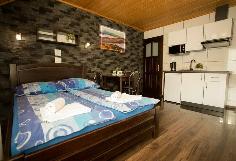 バルコニー付きスタンダードトリプルルーム, Pokoje I Apartamenty U Sabiny   Apartament I Domek Z Jacuzzi Na Wyłączność   Pozostałe Pokoje Bez Ja