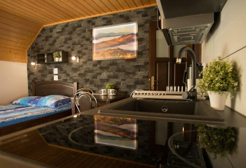 バルコニー付きスタンダードトリプルルーム, Pokoje I Apartamenty U Sabiny   Apartament I Domek Z Jacuzzi Na Wyłączność   Pozostałe Pokoje Bez Ja