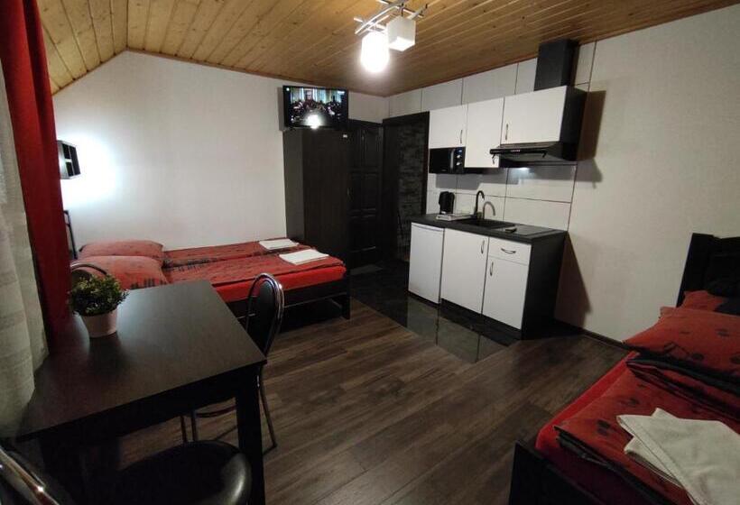 スタンダードトリプルルーム, Pokoje I Apartamenty U Sabiny   Apartament I Domek Z Jacuzzi Na Wyłączność   Pozostałe Pokoje Bez Ja