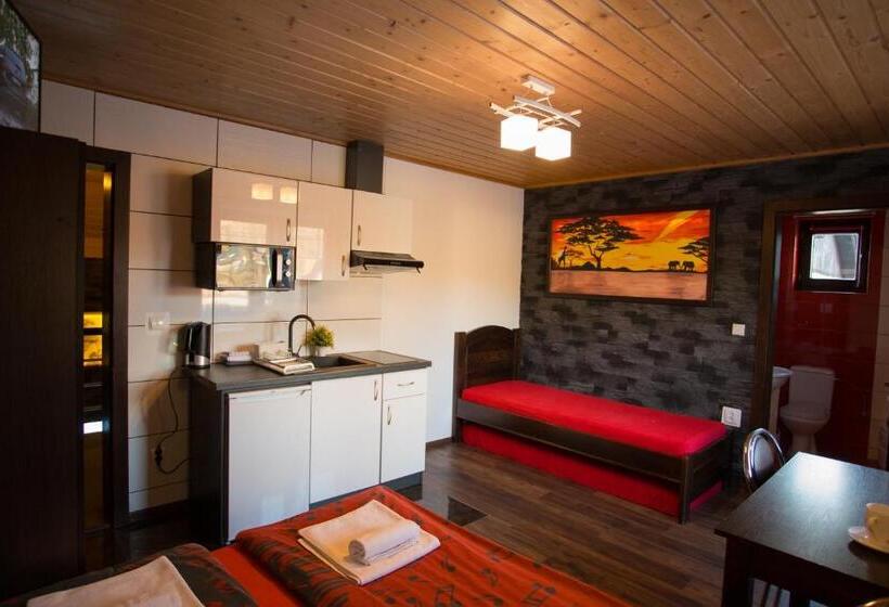 Номер Стандарт Трехместный, Pokoje I Apartamenty U Sabiny   Apartament I Domek Z Jacuzzi Na Wyłączność   Pozostałe Pokoje Bez Ja