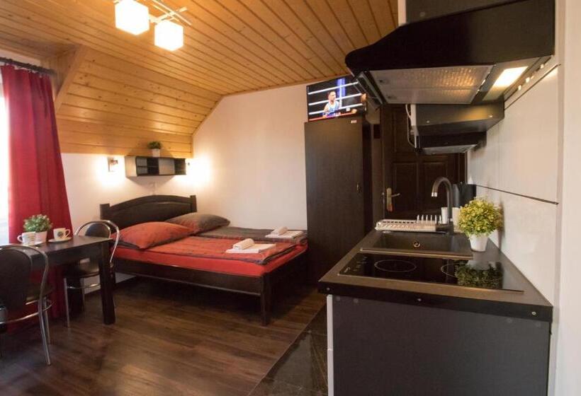 スタンダードトリプルルーム, Pokoje I Apartamenty U Sabiny   Apartament I Domek Z Jacuzzi Na Wyłączność   Pozostałe Pokoje Bez Ja