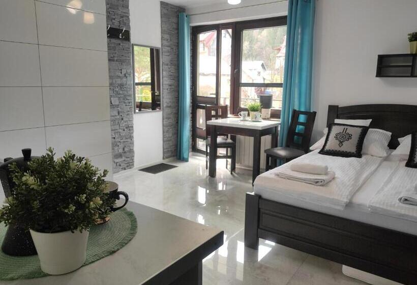 バルコニー付きスタンダードステューディオ, Pokoje I Apartamenty U Sabiny   Apartament I Domek Z Jacuzzi Na Wyłączność   Pozostałe Pokoje Bez Ja