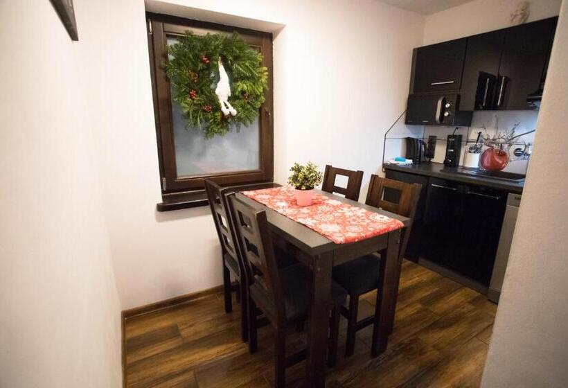 １ベッドルームアパートメント, Pokoje I Apartamenty U Sabiny   Apartament I Domek Z Jacuzzi Na Wyłączność   Pozostałe Pokoje Bez Ja