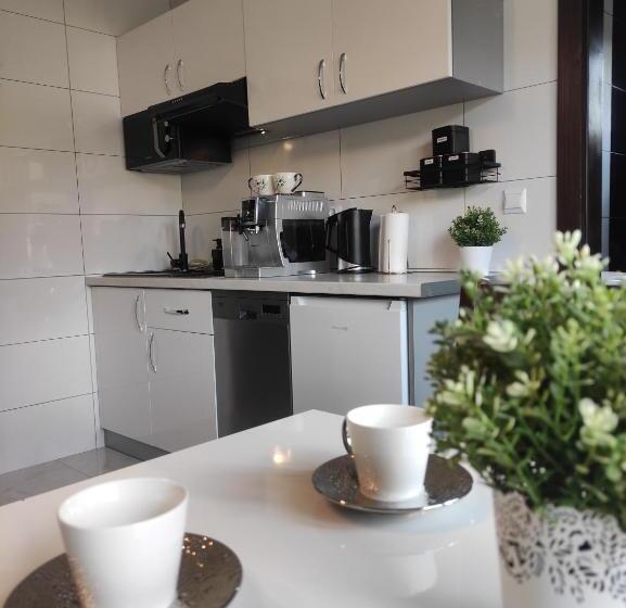 ハイドロマッサージバス付きスイート, Pokoje I Apartamenty U Sabiny   Apartament I Domek Z Jacuzzi Na Wyłączność   Pozostałe Pokoje Bez Ja