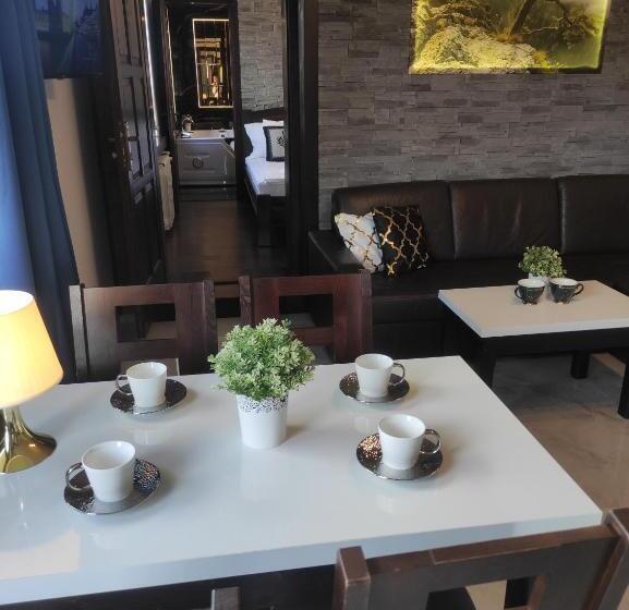 ハイドロマッサージバス付きスイート, Pokoje I Apartamenty U Sabiny   Apartament I Domek Z Jacuzzi Na Wyłączność   Pozostałe Pokoje Bez Ja