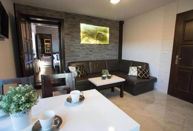 ハイドロマッサージバス付きスイート, Pokoje I Apartamenty U Sabiny   Apartament I Domek Z Jacuzzi Na Wyłączność   Pozostałe Pokoje Bez Ja