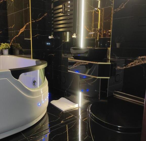 ハイドロマッサージバス付きスイート, Pokoje I Apartamenty U Sabiny   Apartament I Domek Z Jacuzzi Na Wyłączność   Pozostałe Pokoje Bez Ja