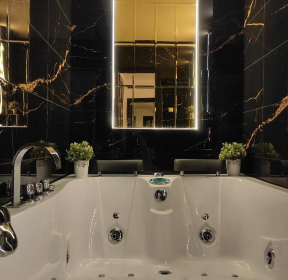 ハイドロマッサージバス付きスイート, Pokoje I Apartamenty U Sabiny   Apartament I Domek Z Jacuzzi Na Wyłączność   Pozostałe Pokoje Bez Ja