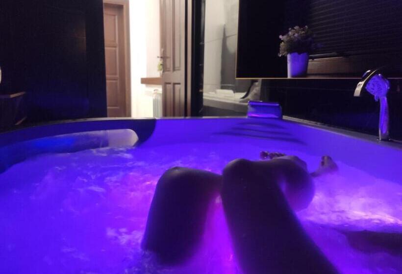 ハイドロマッサージバス付きスイート, Pokoje I Apartamenty U Sabiny   Apartament I Domek Z Jacuzzi Na Wyłączność   Pozostałe Pokoje Bez Ja