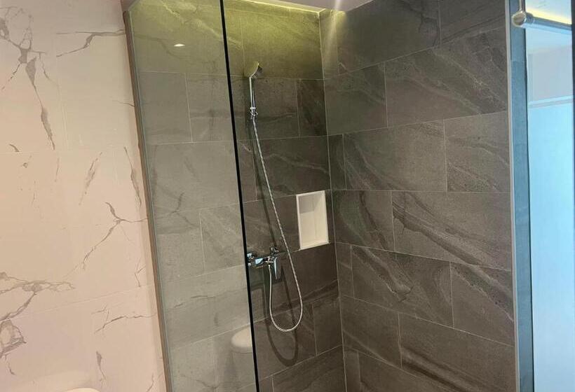 اتاق سوپریور, Pure Eleven Hotel Bangkok