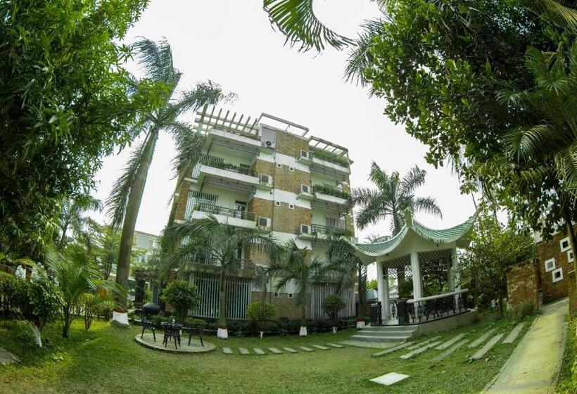 اتاق لوکس با تخت بزرگ, Shaira Garden Hotel & Resorts