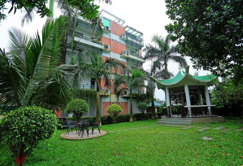 اتاق لوکس با تخت بزرگ, Shaira Garden Hotel & Resorts