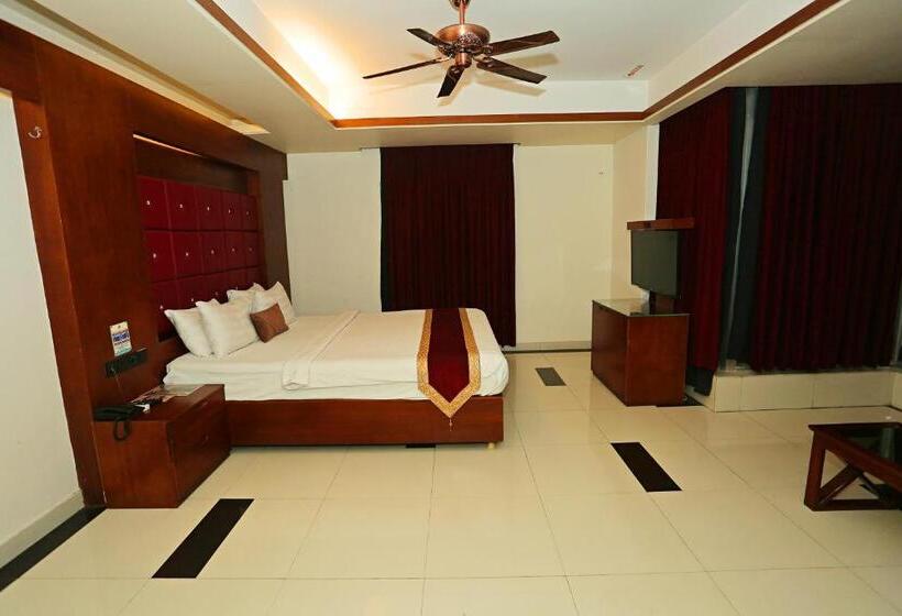 اتاق لوکس با تخت بزرگ, Shaira Garden Hotel & Resorts