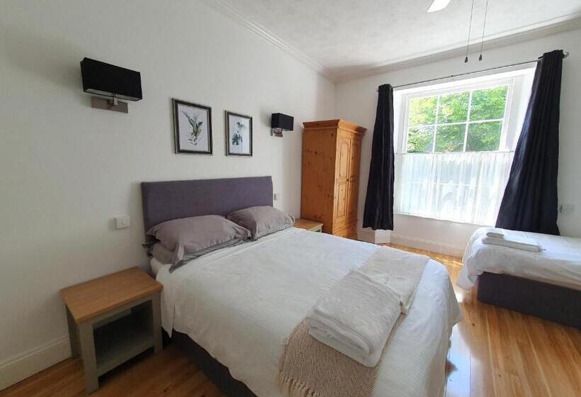 Quarto Triplo Estandar, Midway Guest House