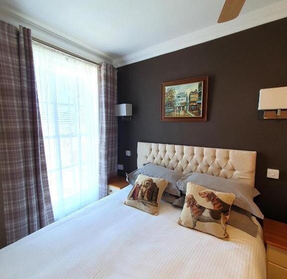 Quarto Economy, Midway Guest House